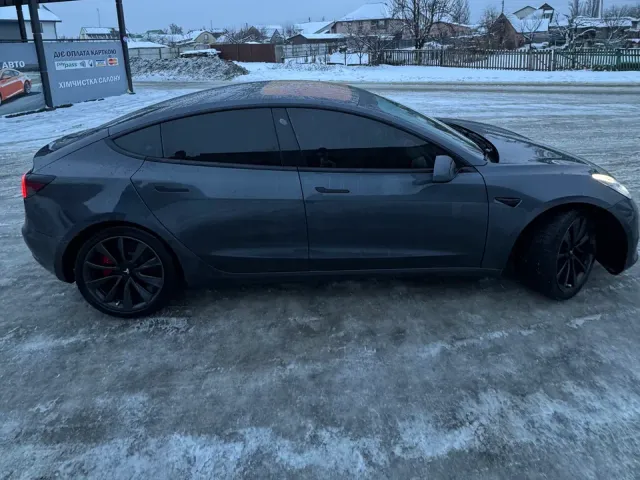 Tesla Model 3 - фото 3
