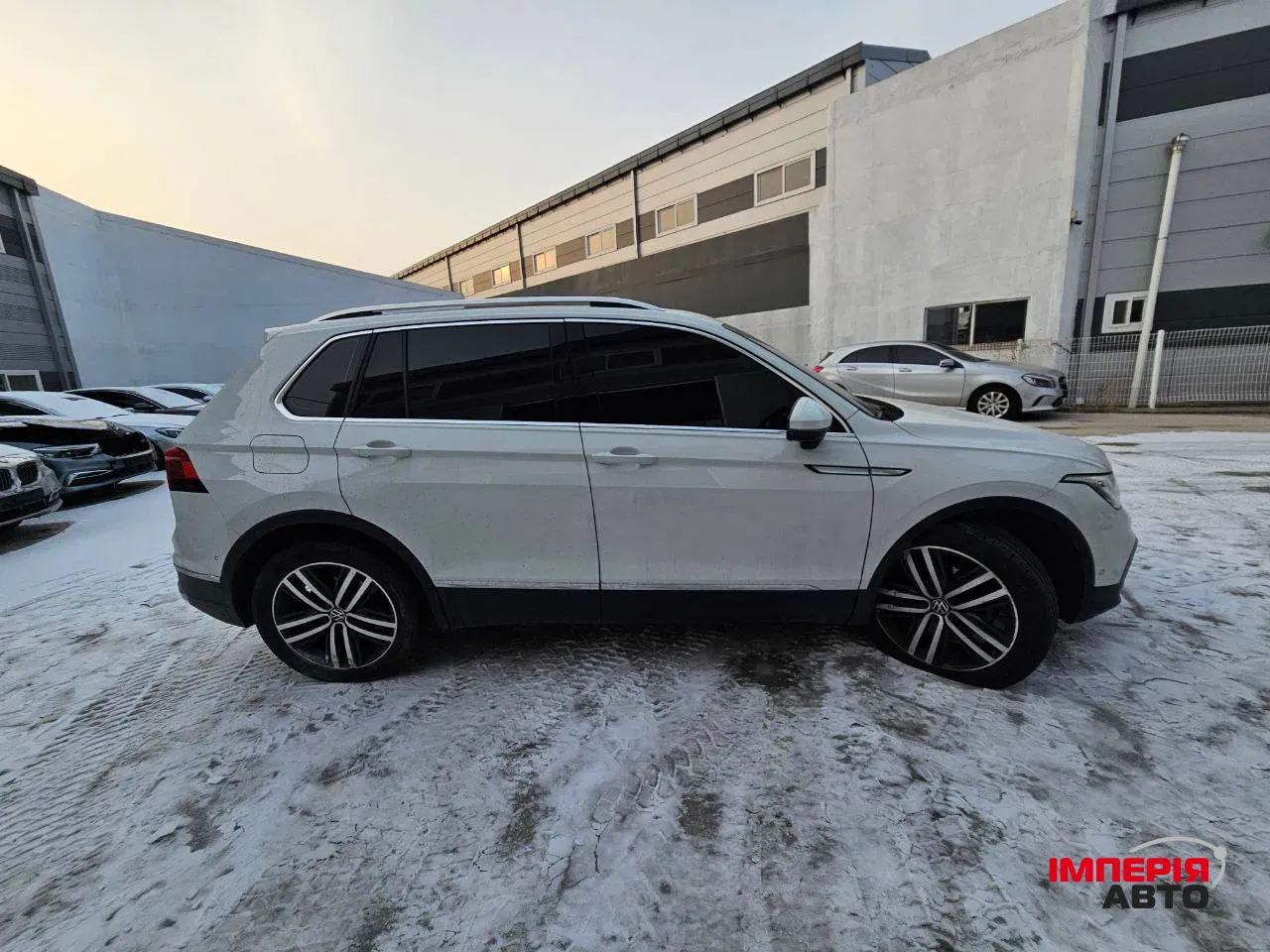 Volkswagen Tiguan - фото 4