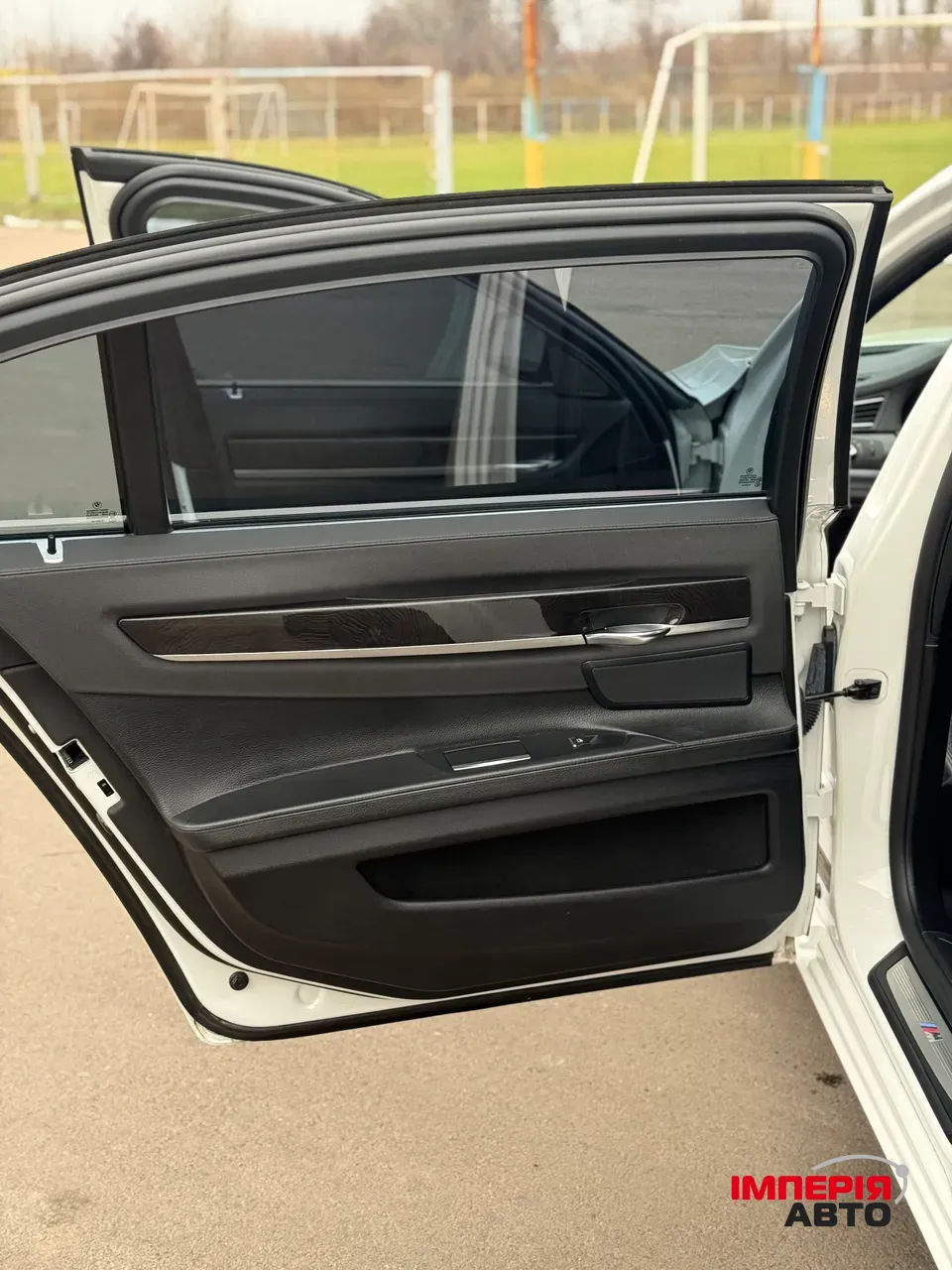 BMW 7 серії - фото 12