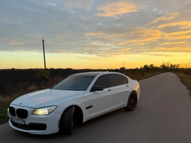 BMW 7 серії - фото 1