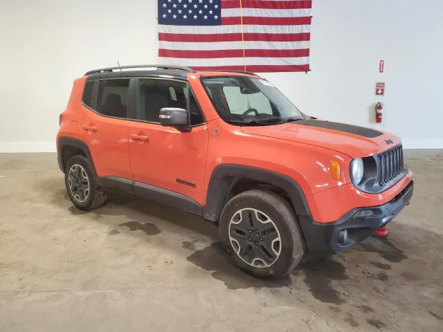 Jeep Renegade - фото 3