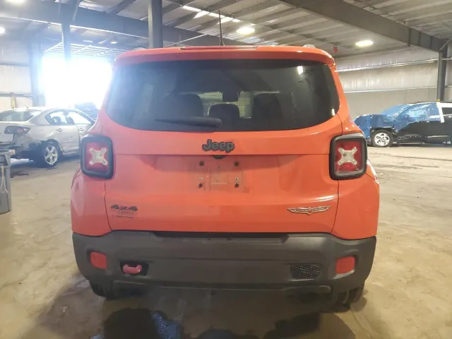 Jeep Renegade - фото 5