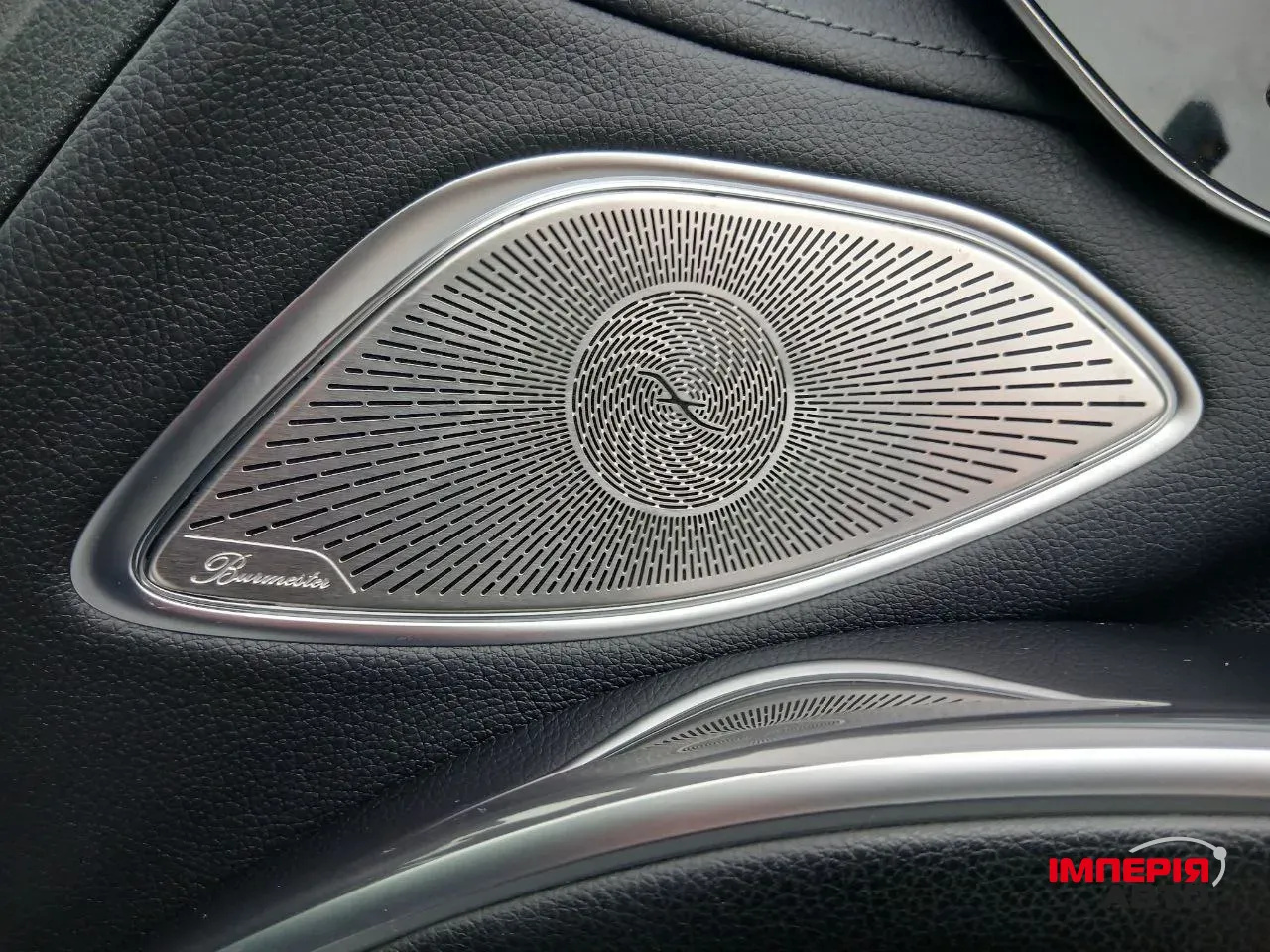 Mercedes-Benz EQS SUV - фото 13