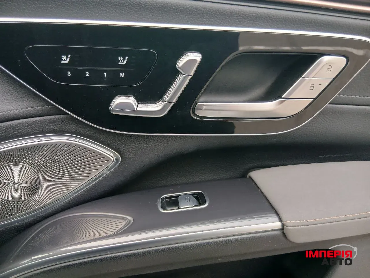 Mercedes-Benz EQS SUV - фото 11