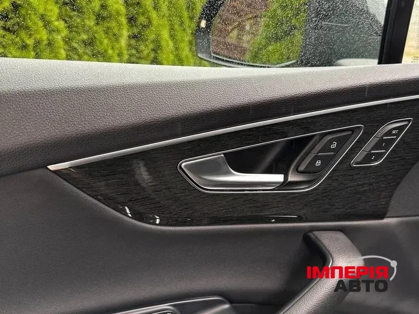 Audi Q7 - фото 9