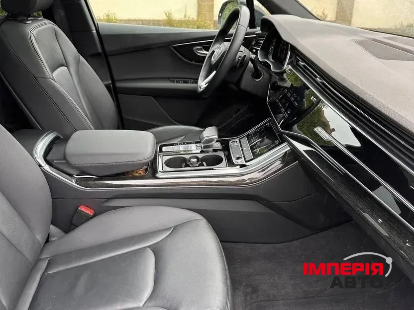 Audi Q7 - фото 7