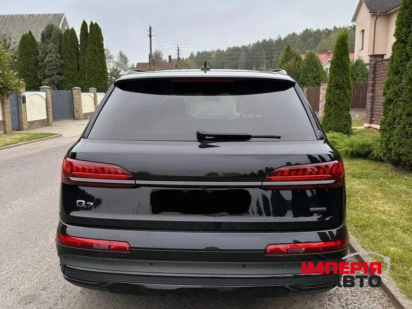 Audi Q7 - фото 5