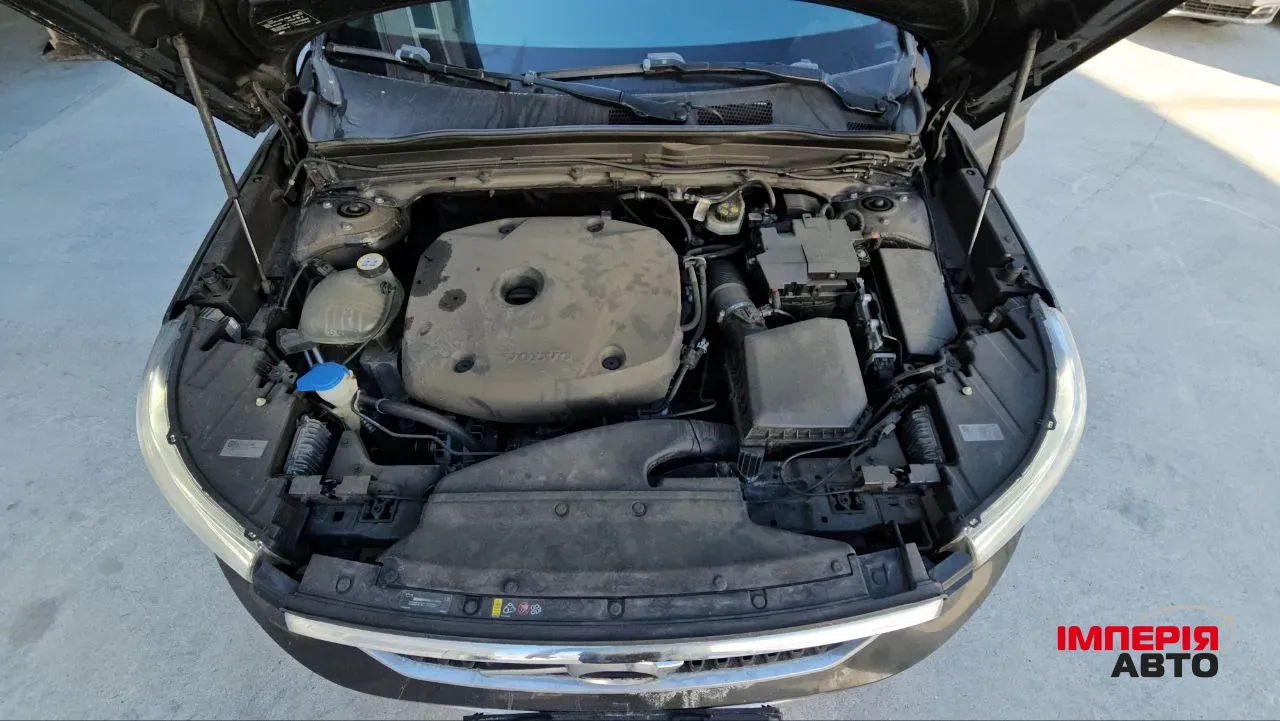 Volvo XC40 - фото 12