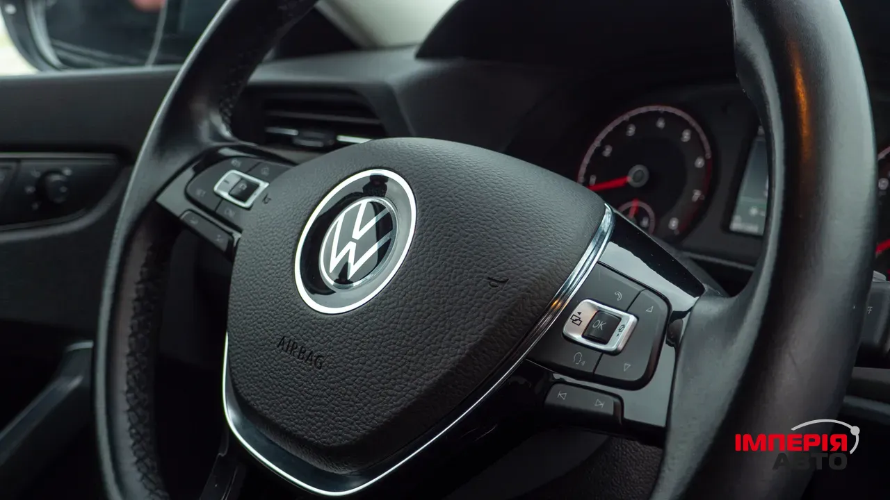 Volkswagen Passat - фото 16