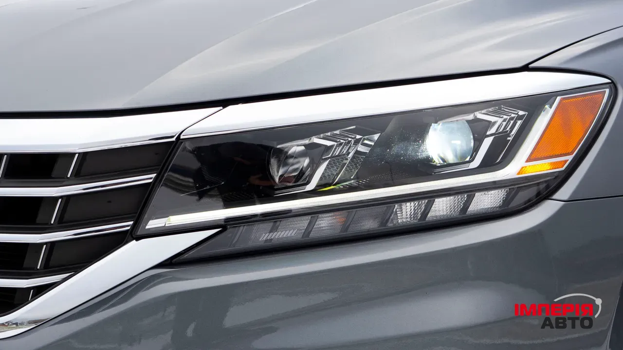Volkswagen Passat - фото 6