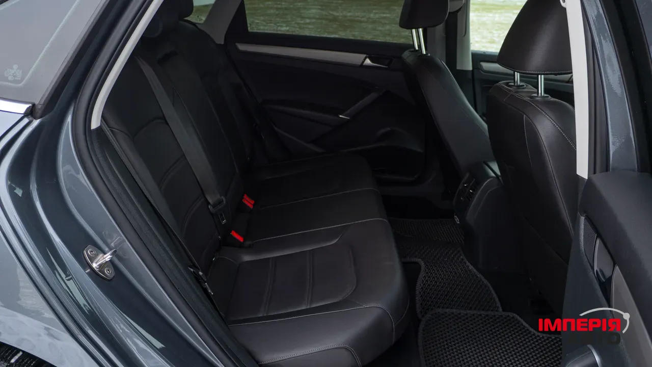 Volkswagen Passat - фото 25