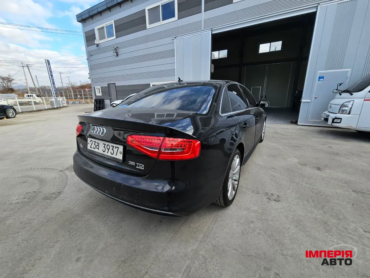 Audi A4 - фото 6