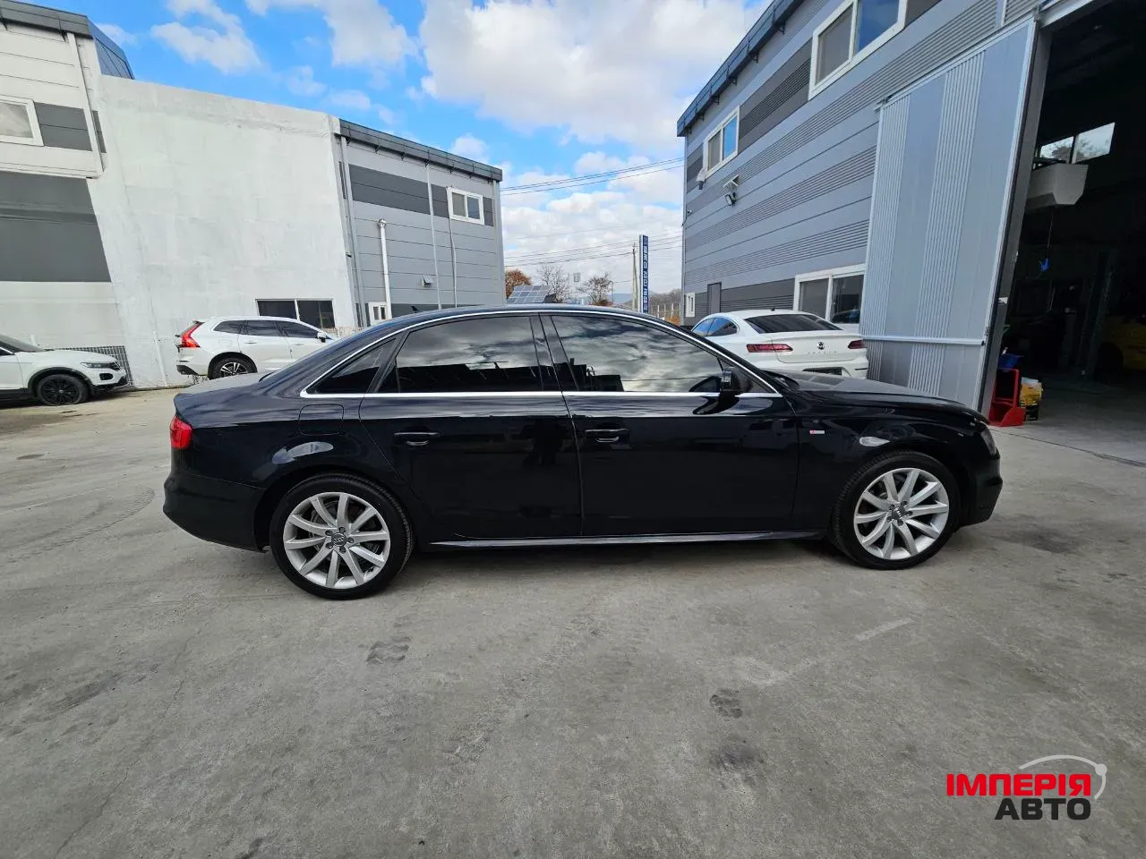 Audi A4 - фото 7