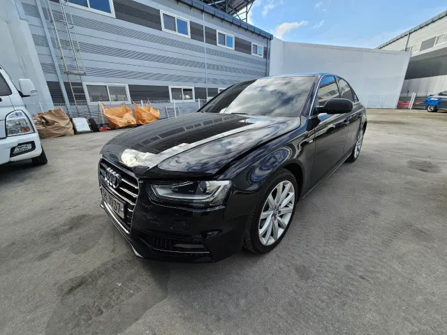 Audi A4 - фото 2