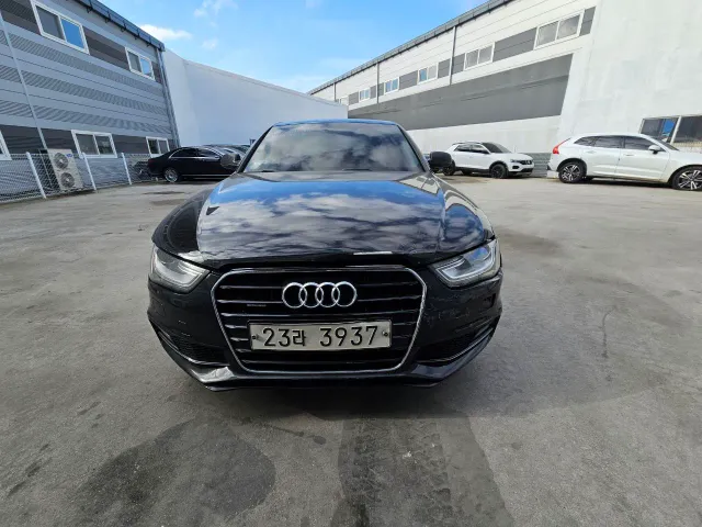Audi A4 - фото 5