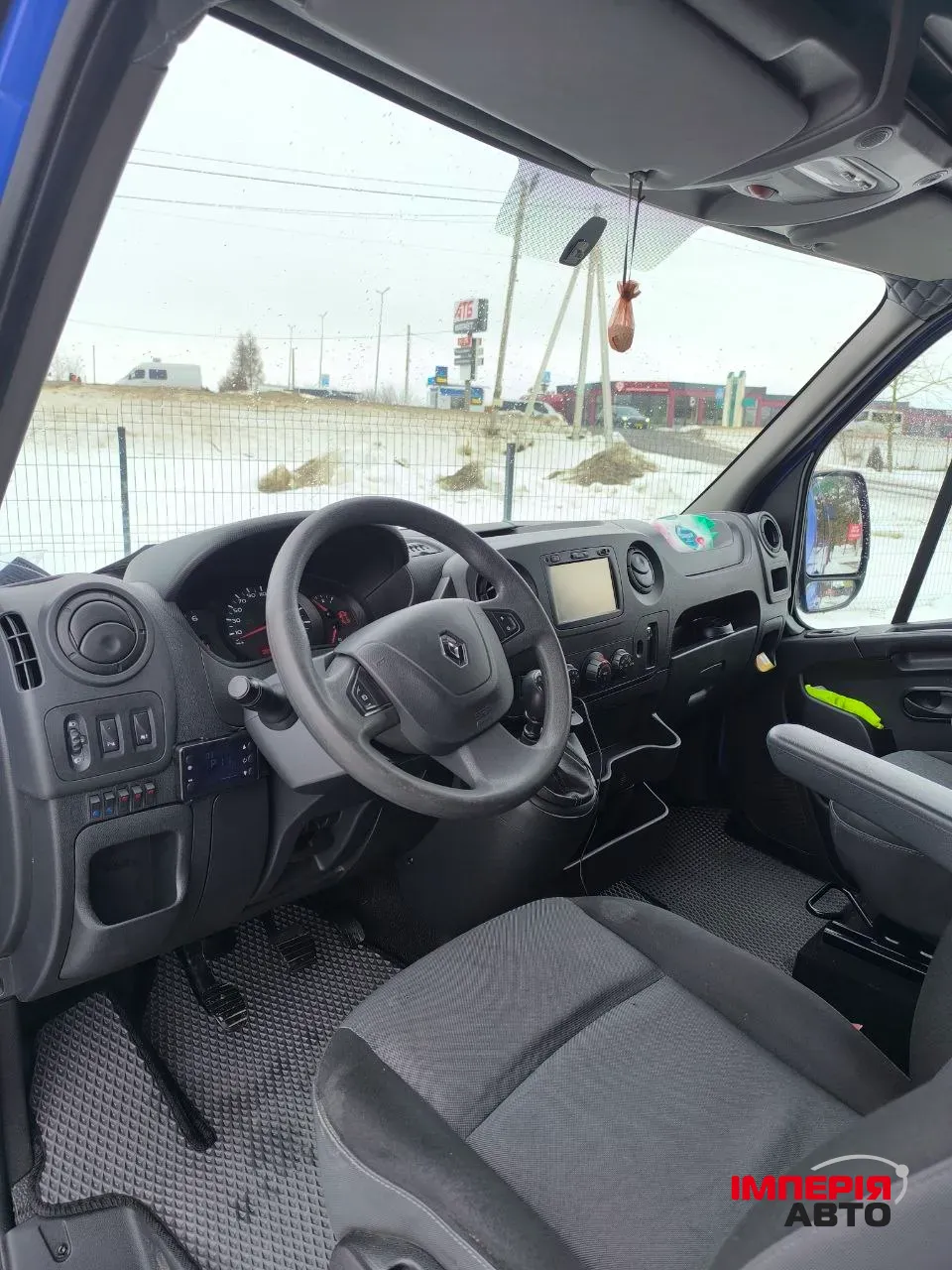 Renault Trafic - фото 22