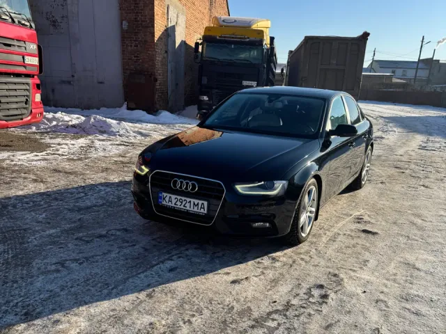 Audi A4 - фото 2
