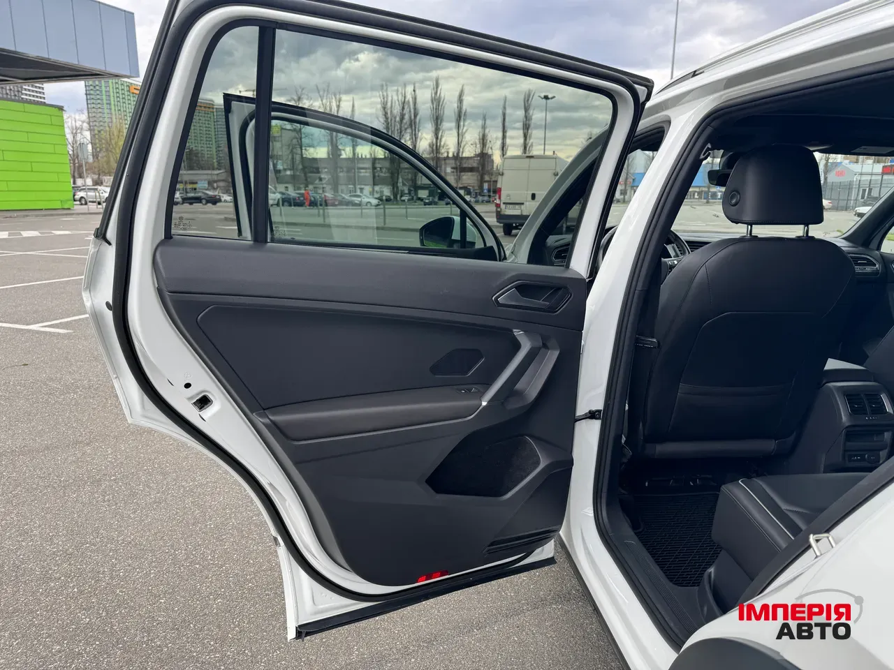 Volkswagen Tiguan - фото 10