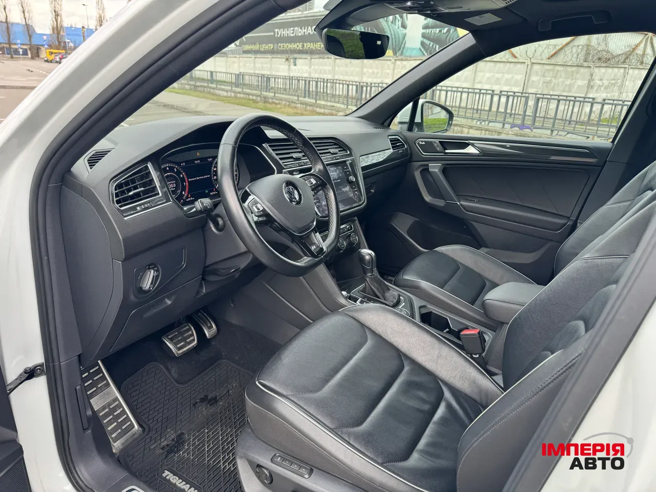 Volkswagen Tiguan - фото 14