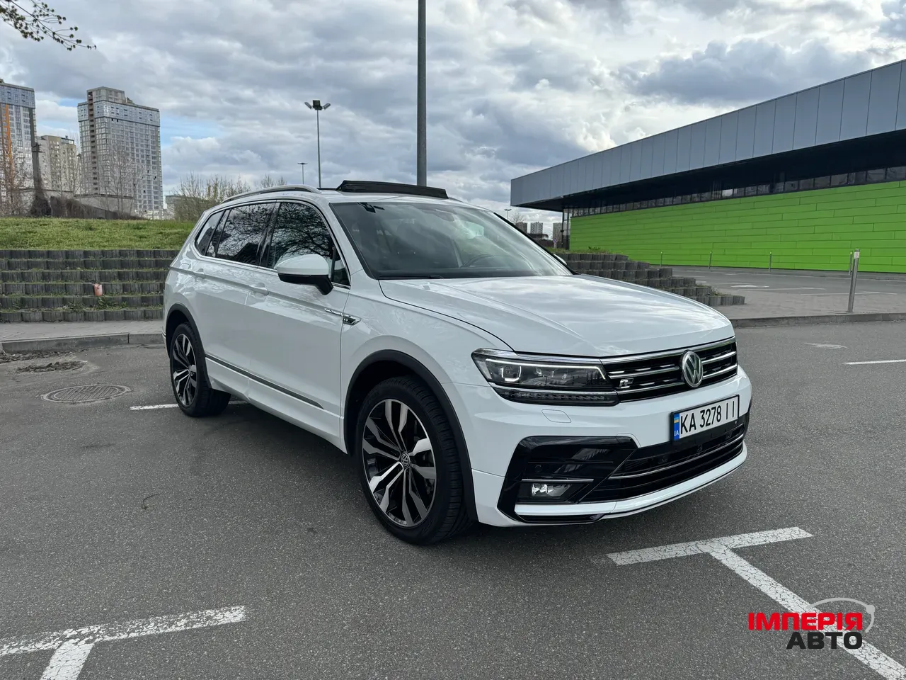 Volkswagen Tiguan - фото 2
