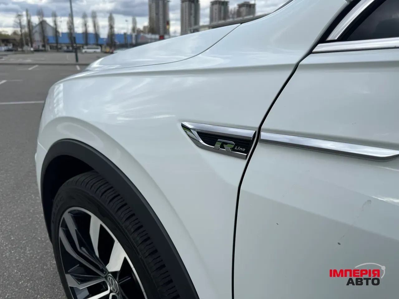 Volkswagen Tiguan - фото 16