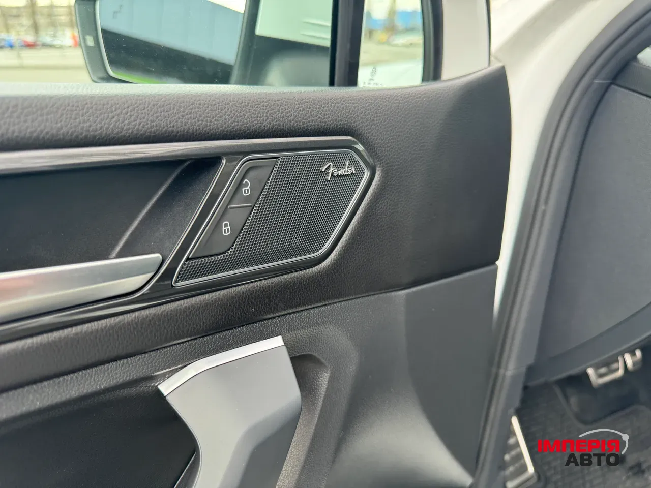 Volkswagen Tiguan - фото 8