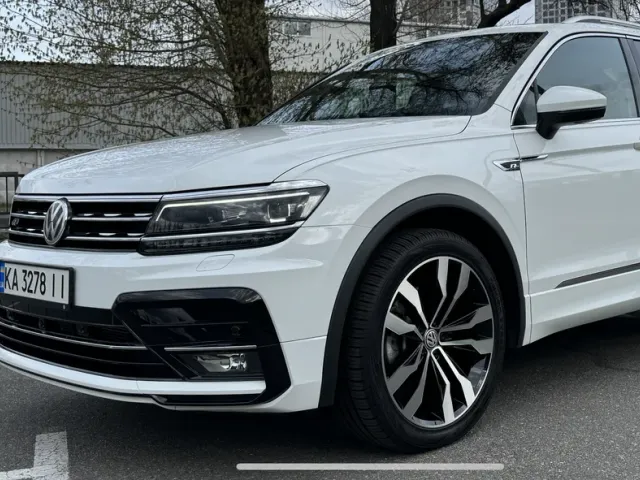 Volkswagen Tiguan - фото 1