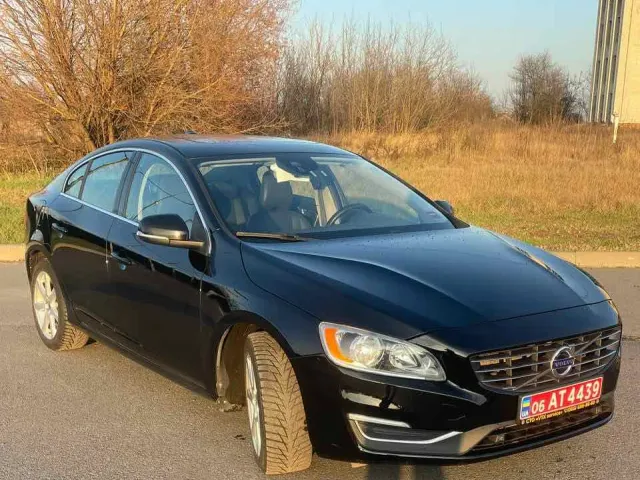 Volvo S60 - фото 2