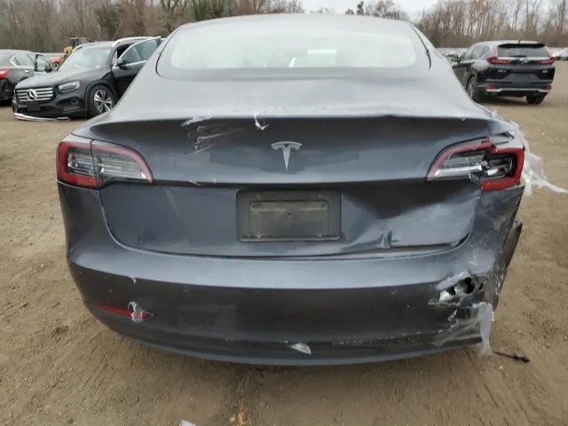 Tesla Model 3 - фото 5