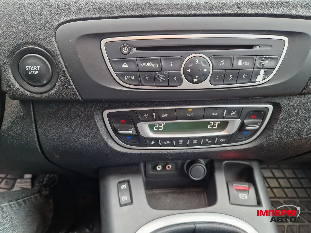 Renault Megane - фото 15