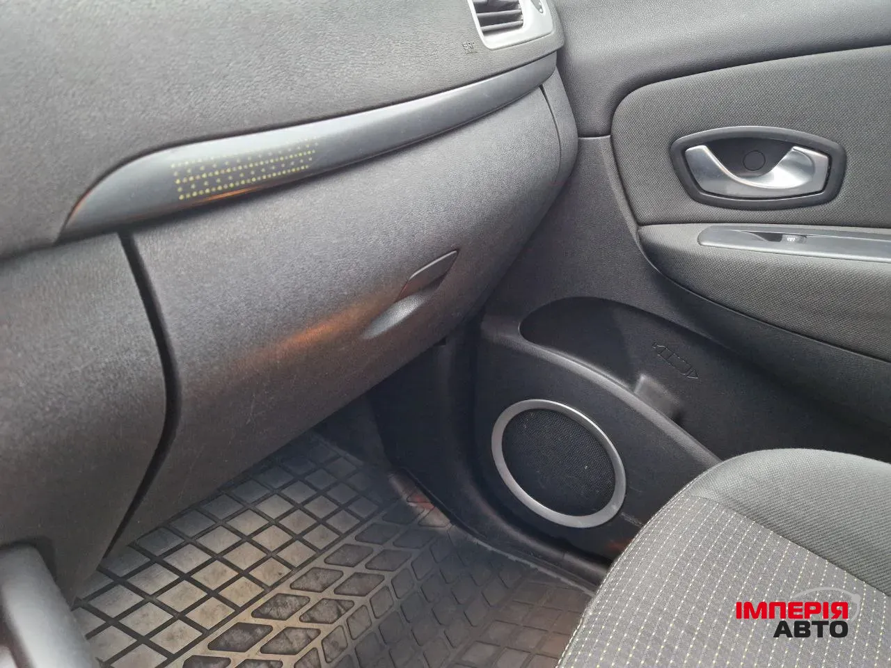 Renault Megane - фото 17