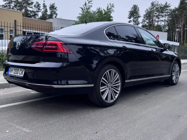 Volkswagen Passat - фото 4