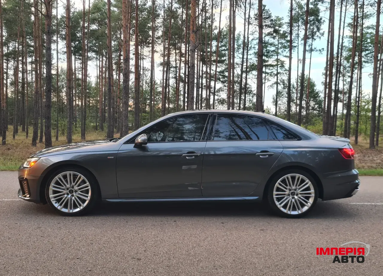 Audi A4 - фото 4