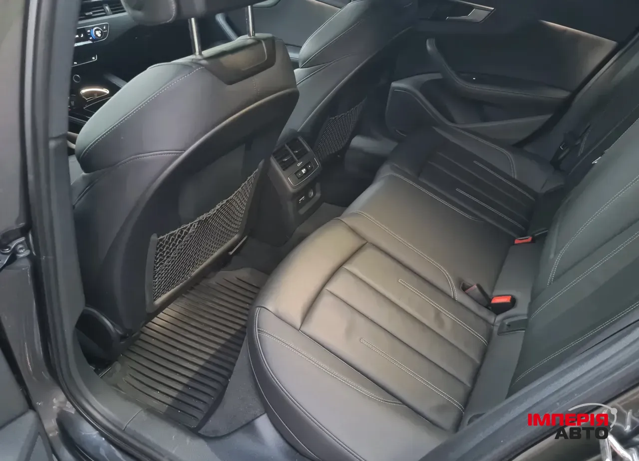 Audi A4 - фото 16