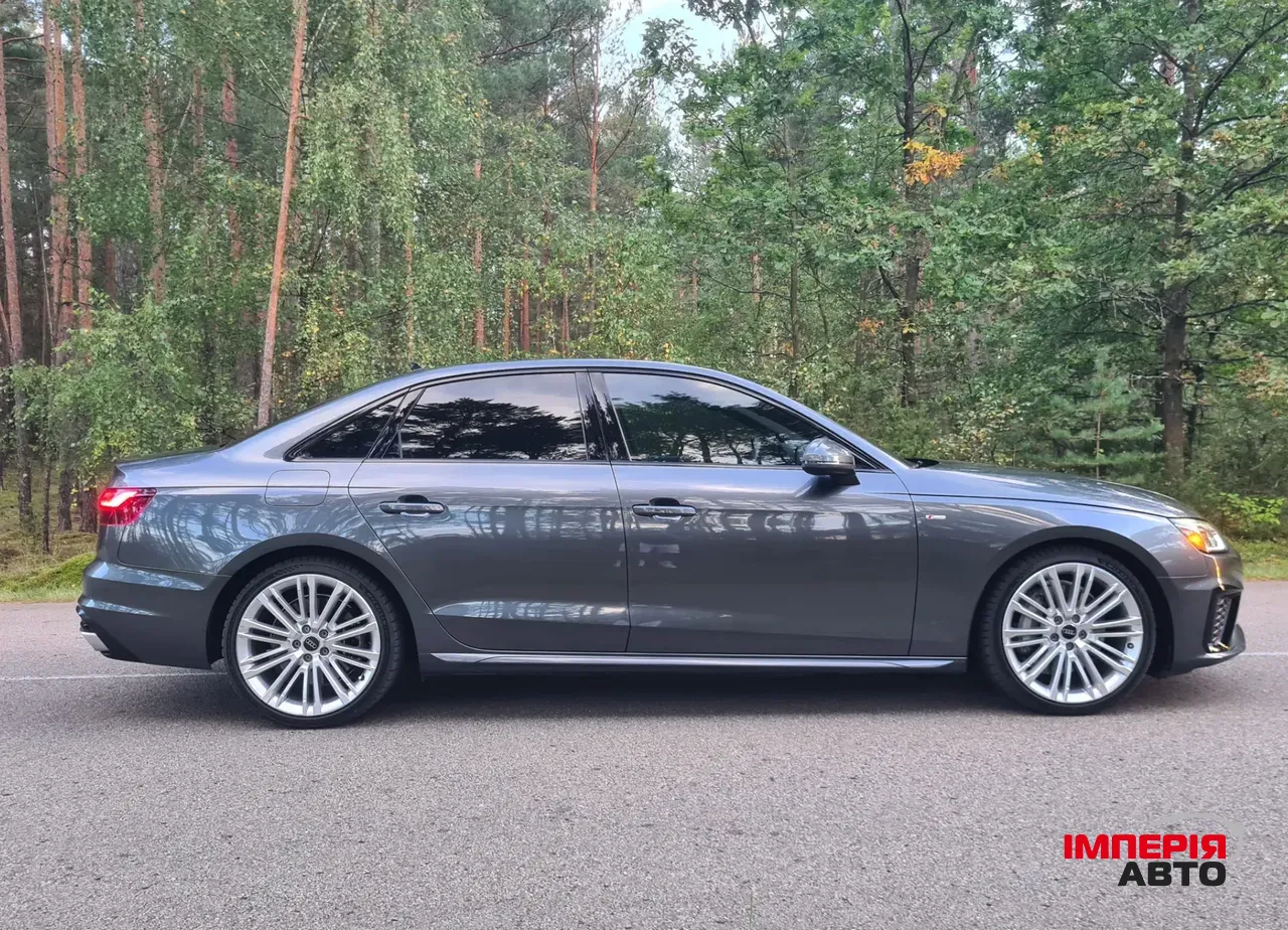 Audi A4 - фото 8