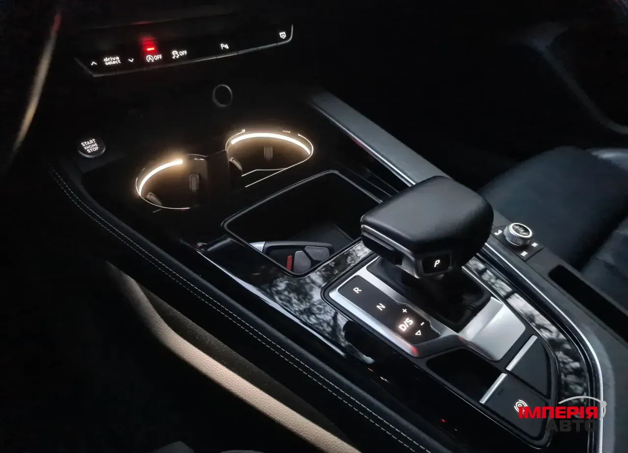 Audi A4 - фото 22