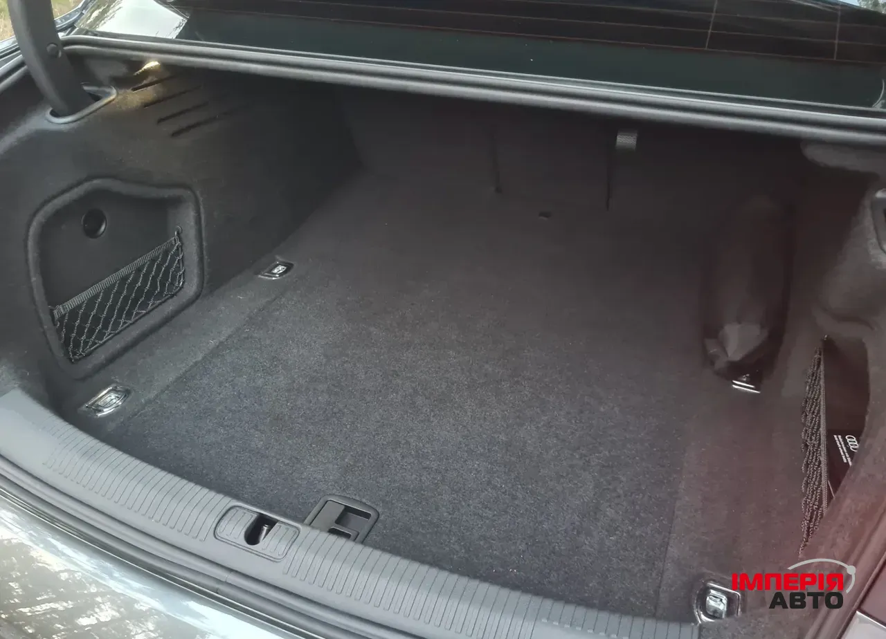 Audi A4 - фото 19