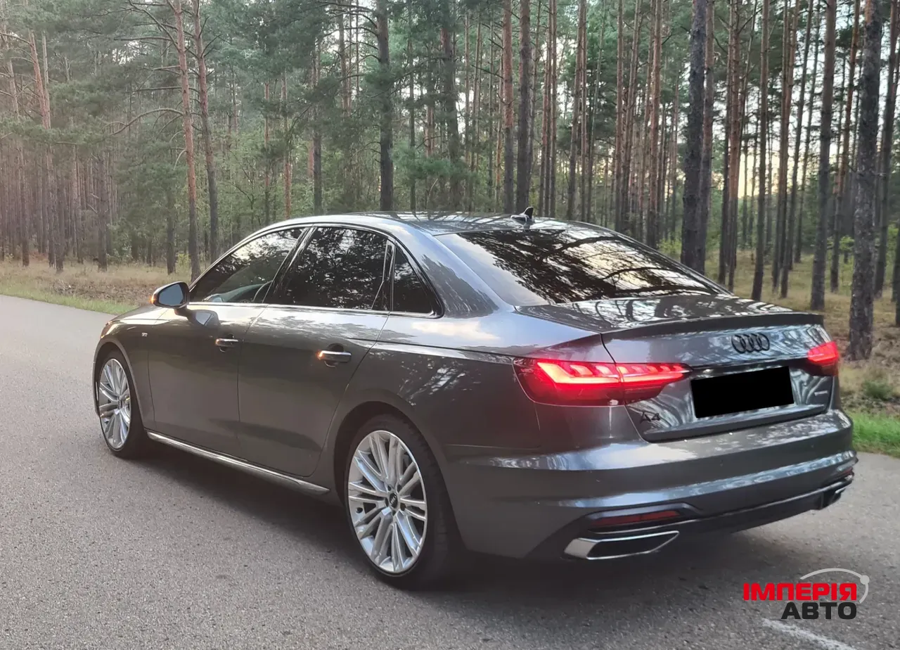Audi A4 - фото 5