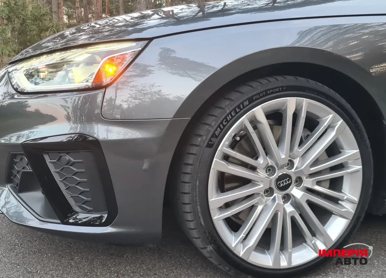 Audi A4 - фото 10