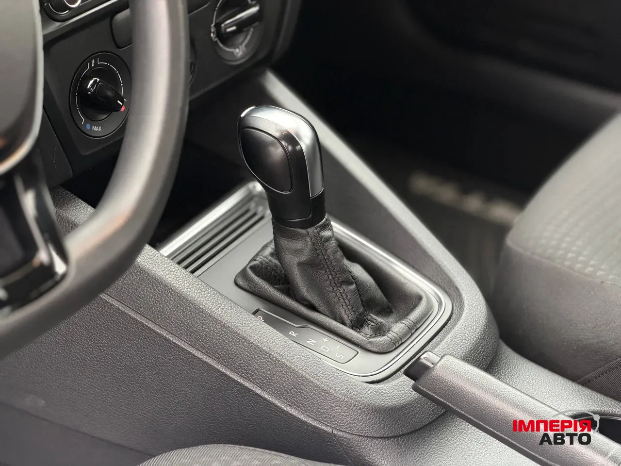 Volkswagen Jetta - фото 25