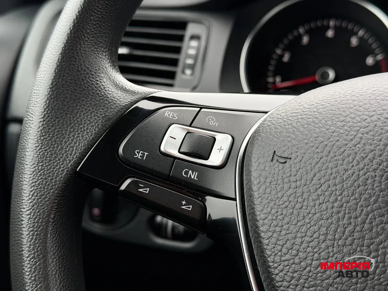 Volkswagen Jetta - фото 31