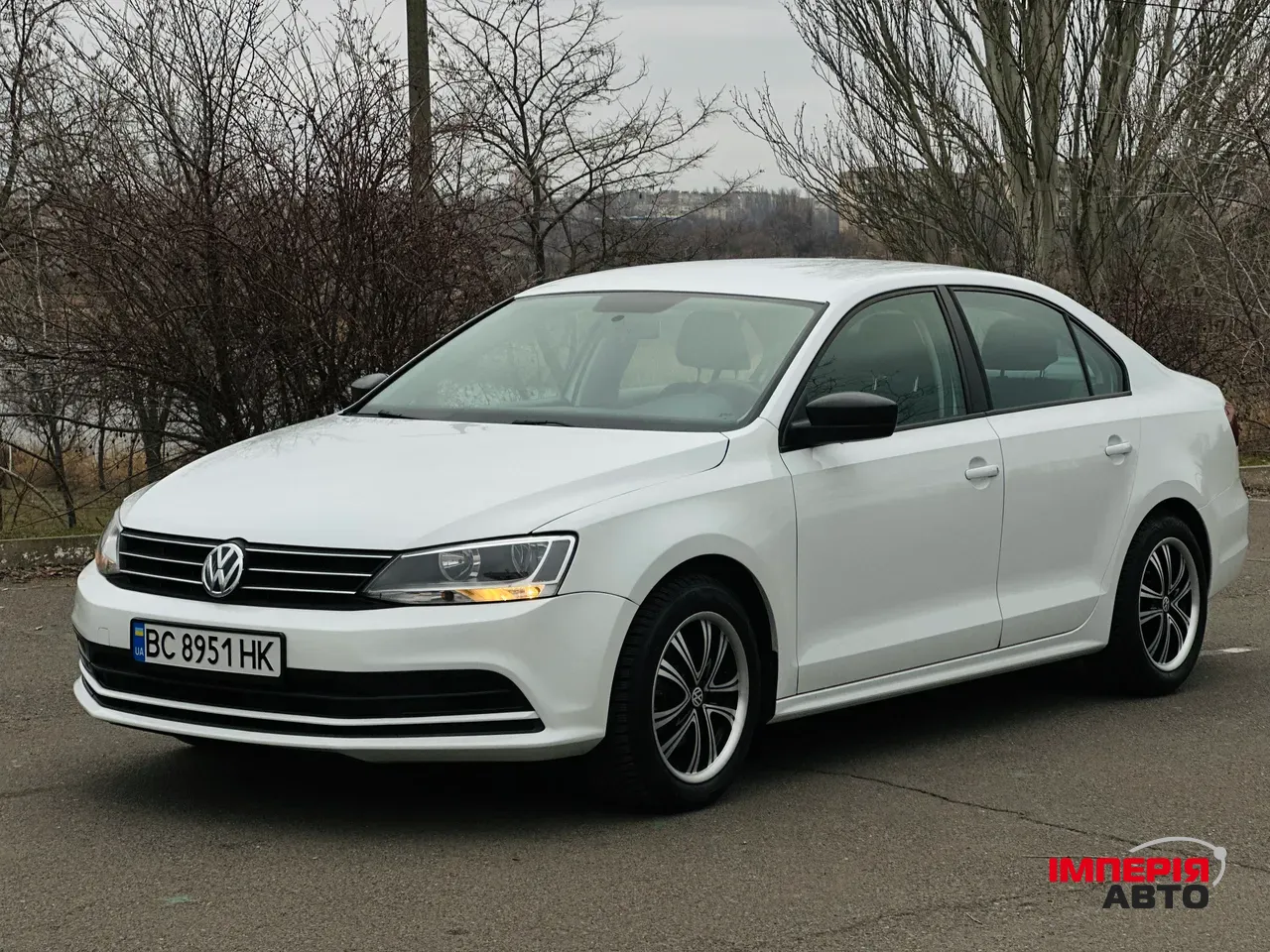 Volkswagen Jetta - фото 1