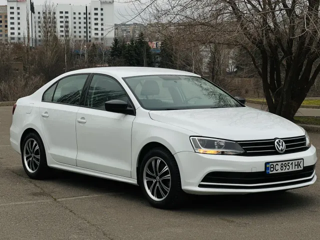 Volkswagen Jetta - фото 2