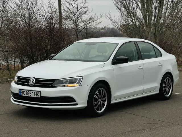 Volkswagen Jetta - фото 1