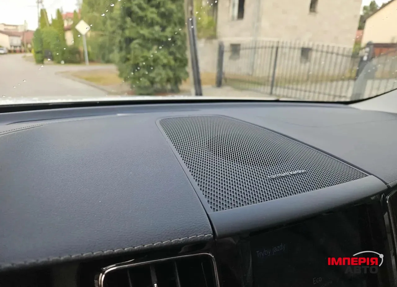 Volvo XC60 - фото 17