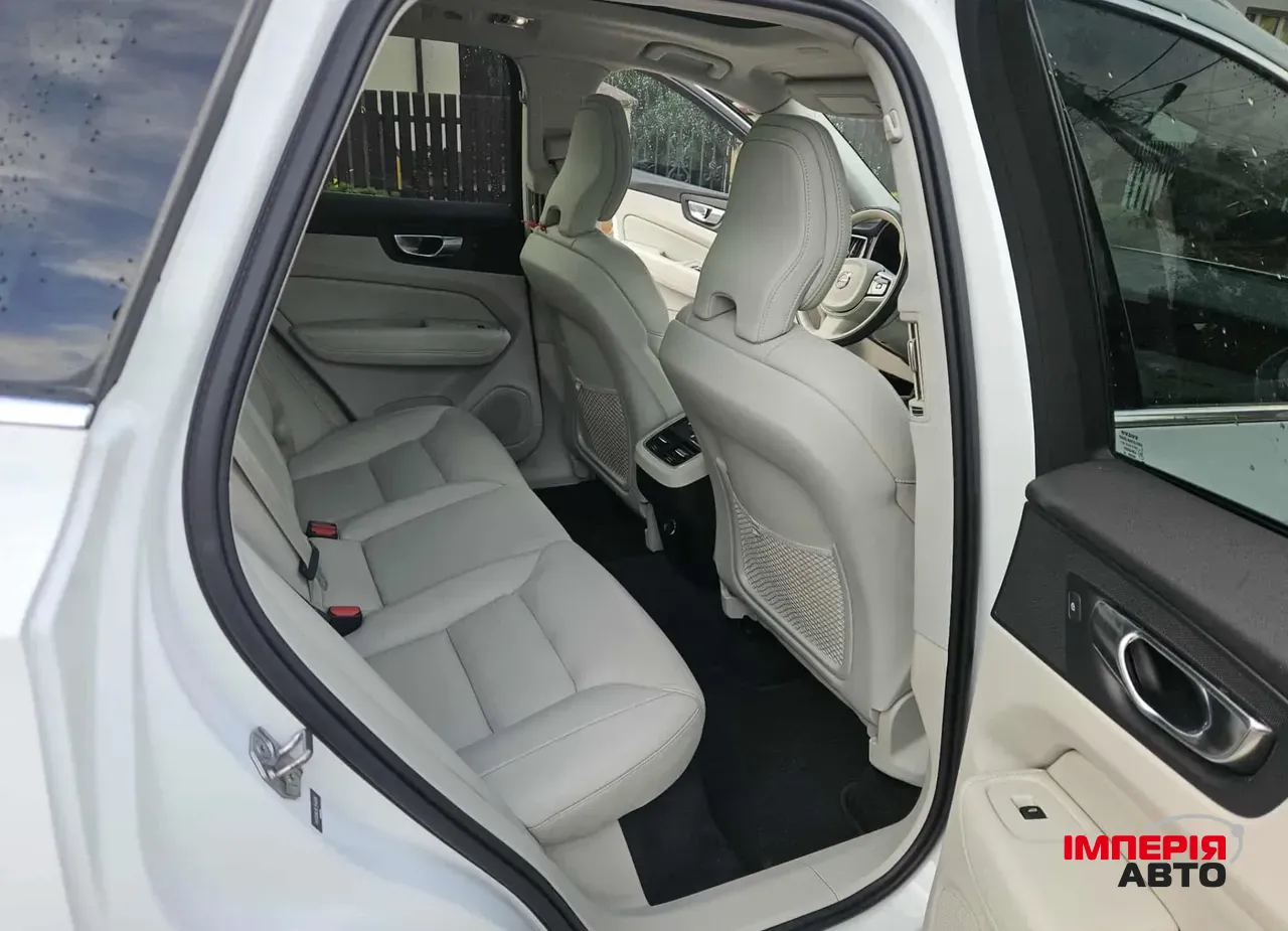 Volvo XC60 - фото 14