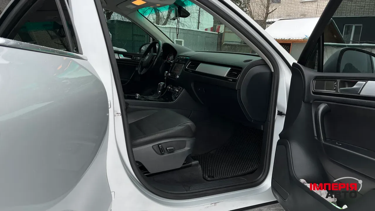 Volkswagen Touareg - фото 9