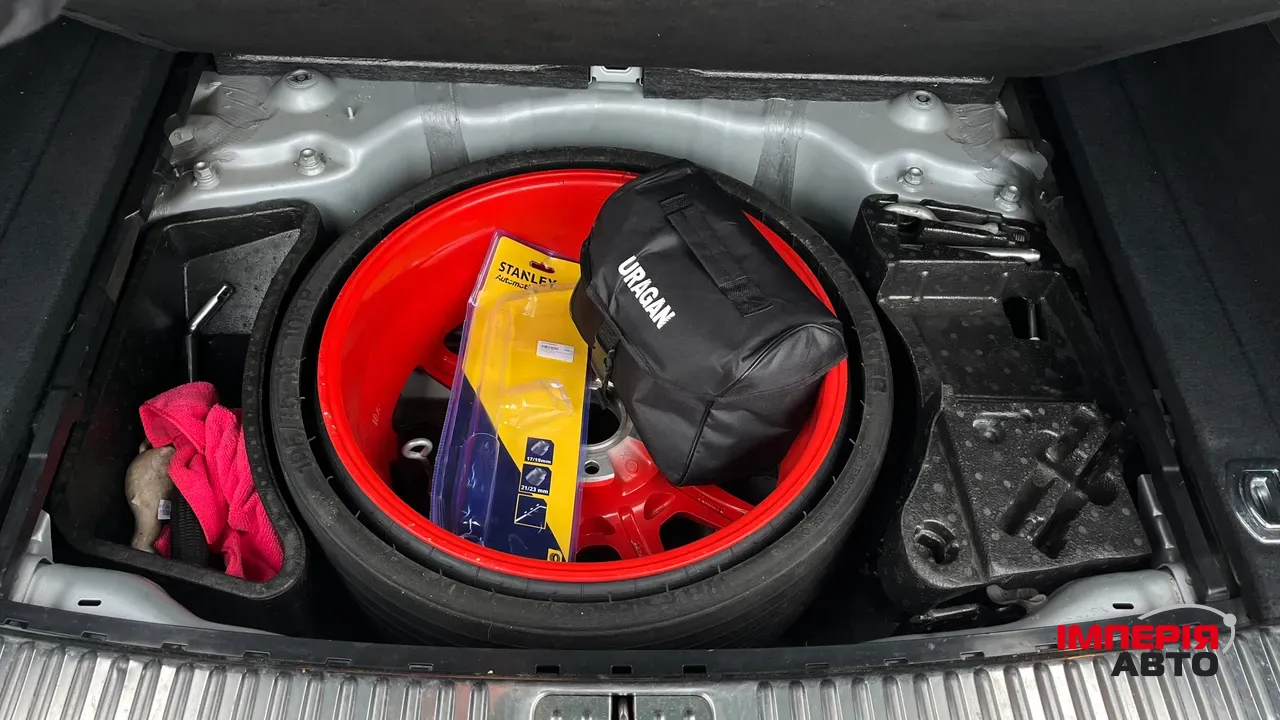 Volkswagen Touareg - фото 7