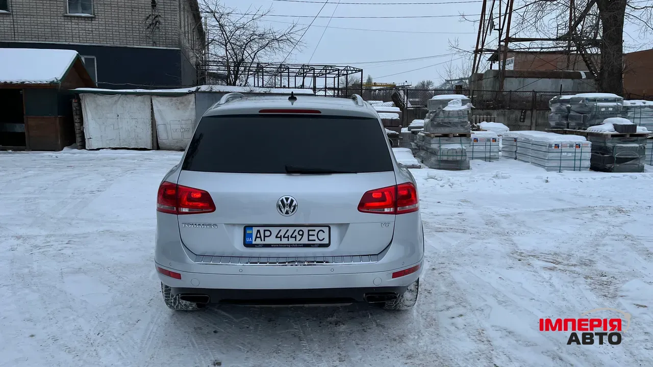 Volkswagen Touareg - фото 6
