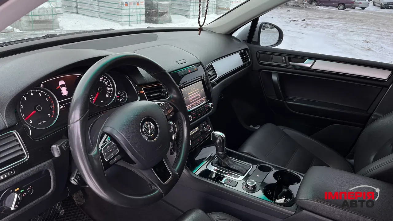 Volkswagen Touareg - фото 14